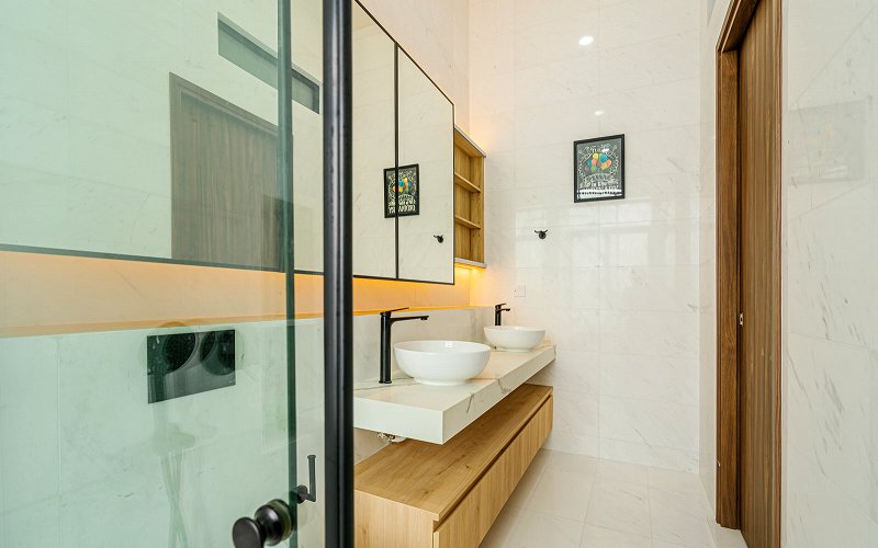 Stylish Shower Screens