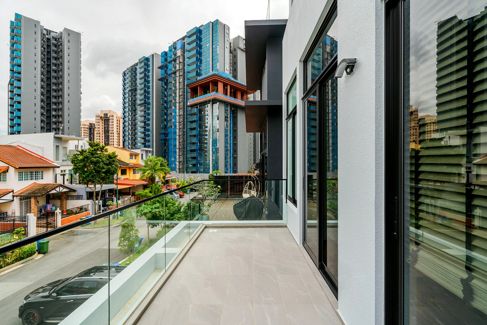 Thomson Garden Estate Slide 22