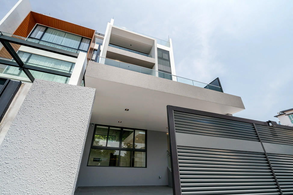 Opera Estate Slide 2